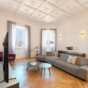 Sjr Luxury Trevi Fountain Apartment